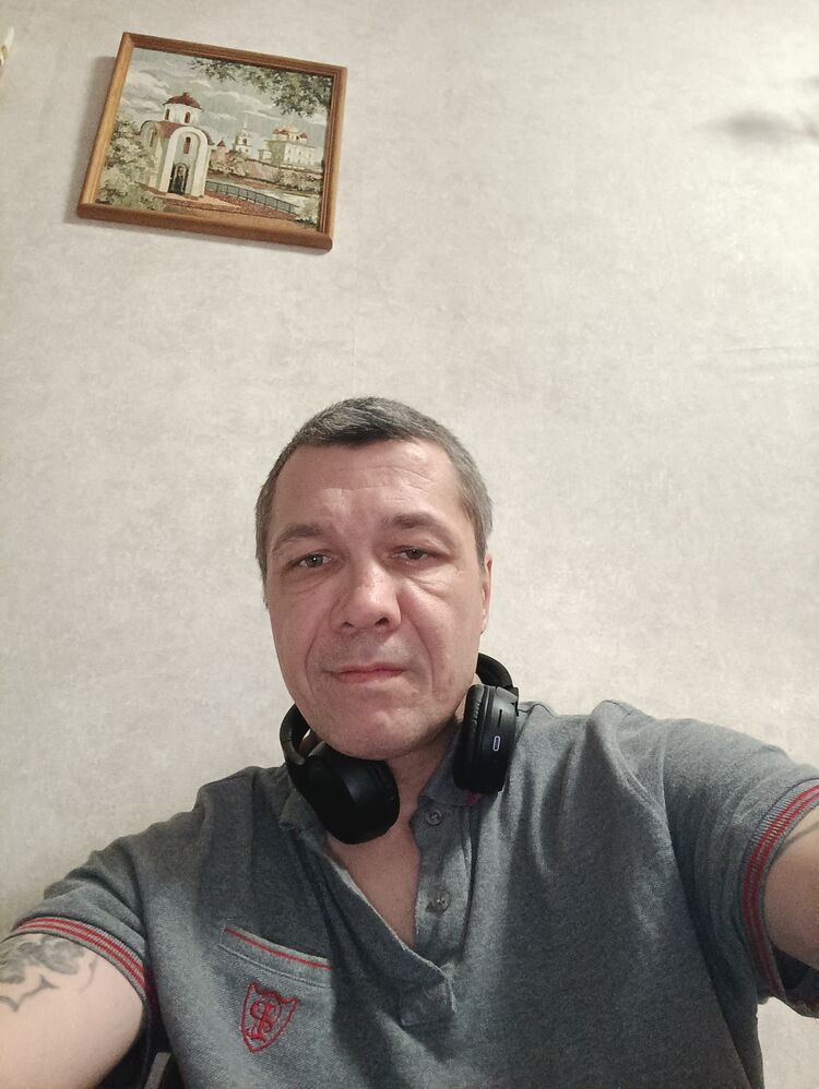  49685413  Alekcei, 42 ,    