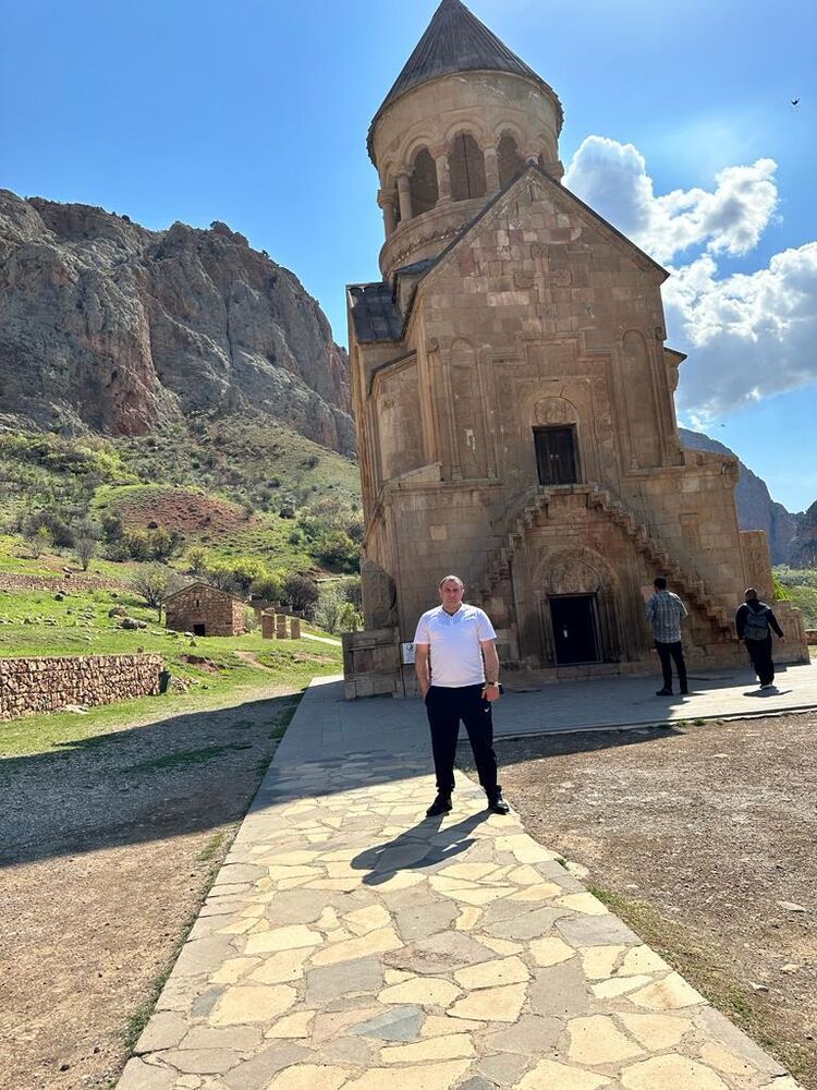  ,   Zaven, 38 ,   ,   , c , 