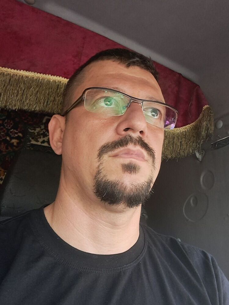  49580243  , 41 ,    