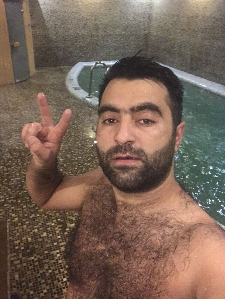  21537613  Narek, 35 ,    