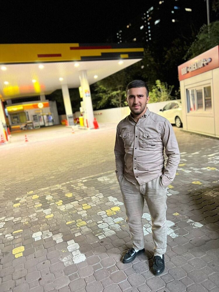  37828753  , 30 ,    