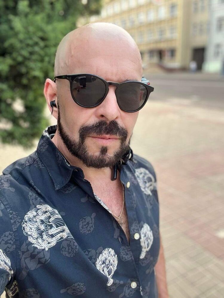  39884883  Dmitry, 47 ,    