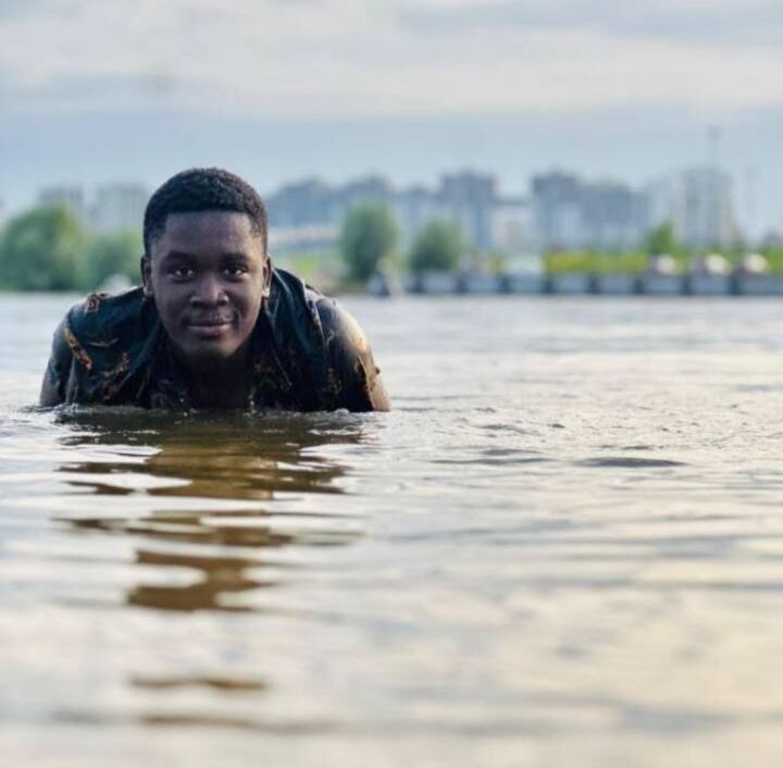  54541933  , 18 ,    -