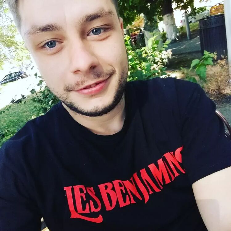 46237913  Myroslav, 27 ,    