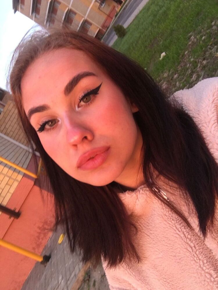  ,   Nika, 22 ,   ,   