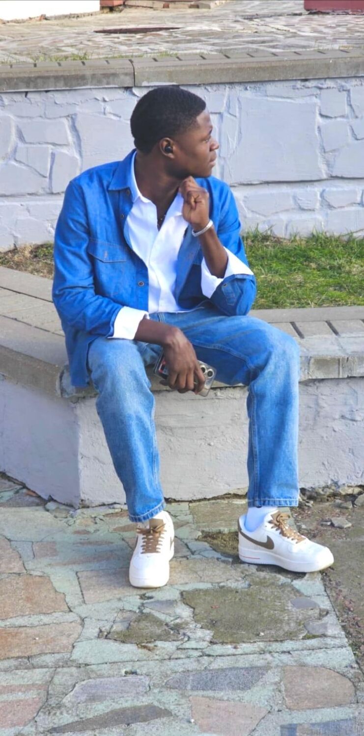  48982013  Luka Zele, 23 ,    