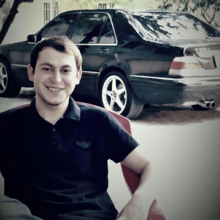  49028893  Artur, 31 ,    