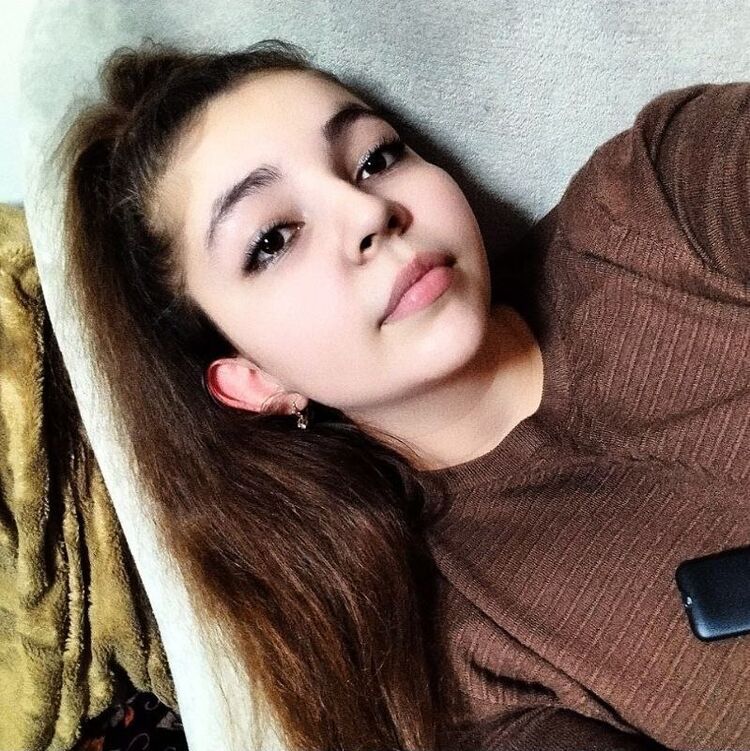  33128693  Elnara, 20 ,    