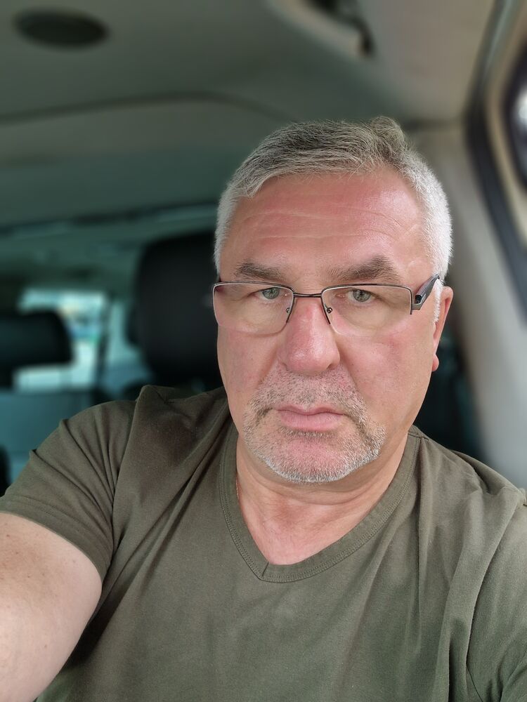  ,   Oleg, 62 ,   c 
