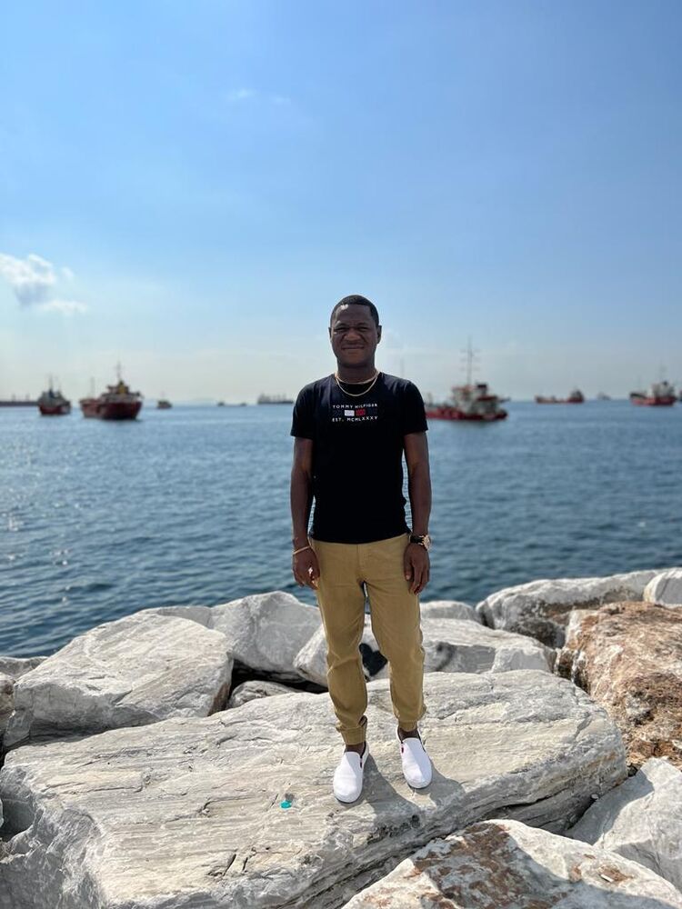  29733663  James, 38 ,    -