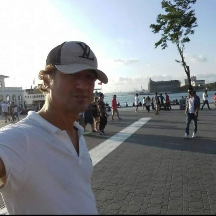  44993763  Sebastian, 45 ,    