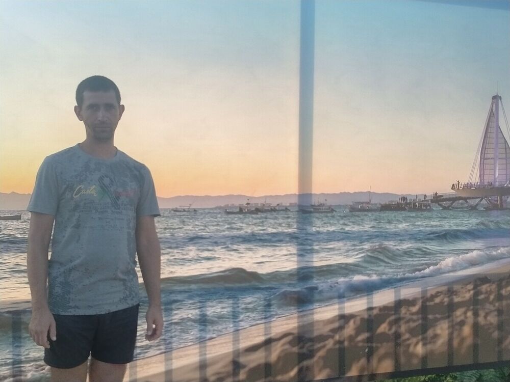  --,   , 39 ,     , c 