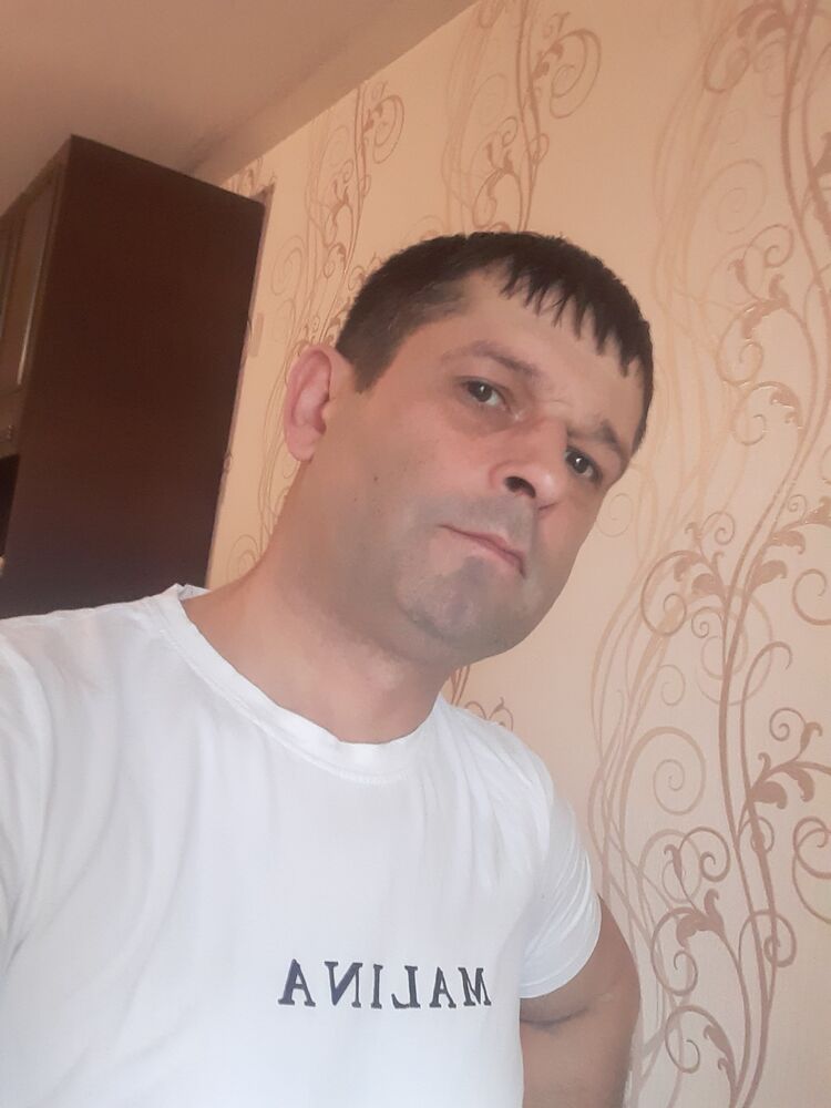  53454523  Denis, 45 ,    