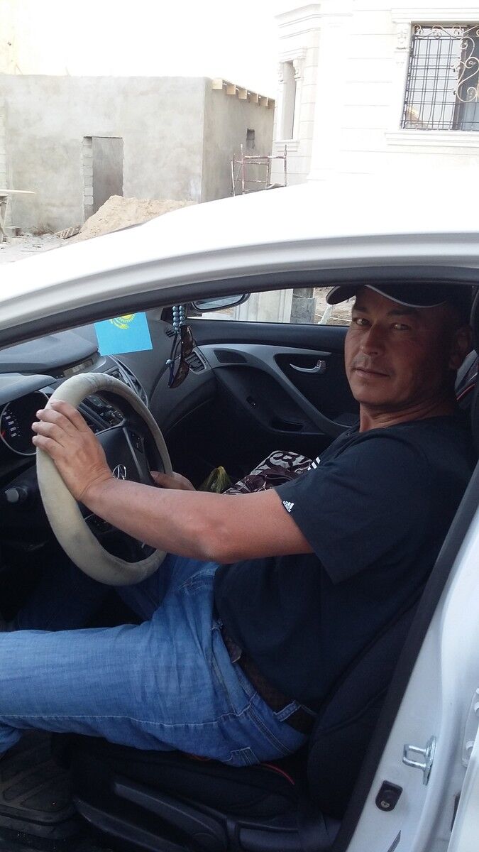  13024753  Temur, 48 ,    