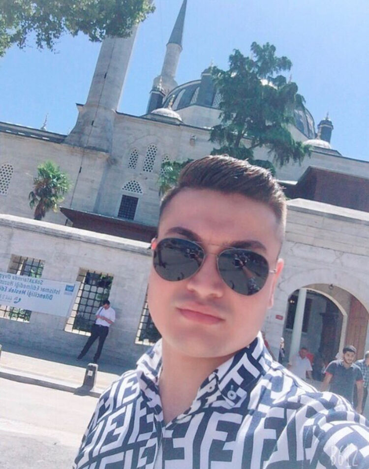  44642573  Emir, 31 ,    