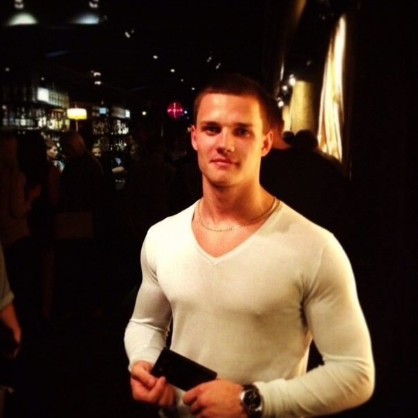  ,   Leon, 29 ,   