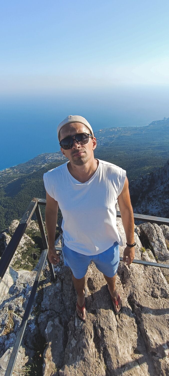  37748943  Viktor, 33 ,    -