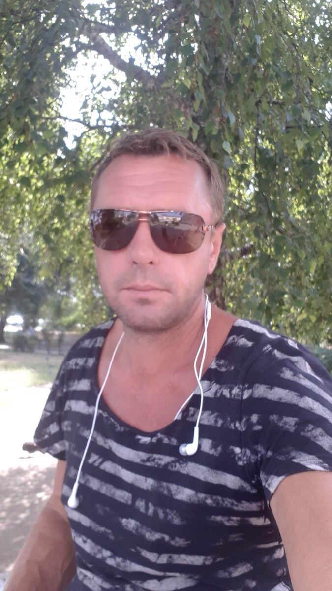  ,   Vova, 52 ,   