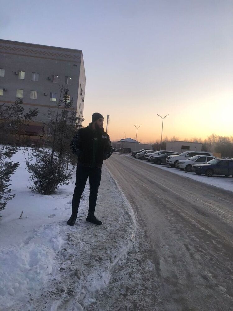  42206433  Ahmad, 25 ,    