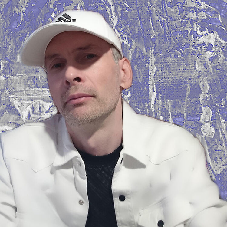  54767393  Viktor, 46 ,    