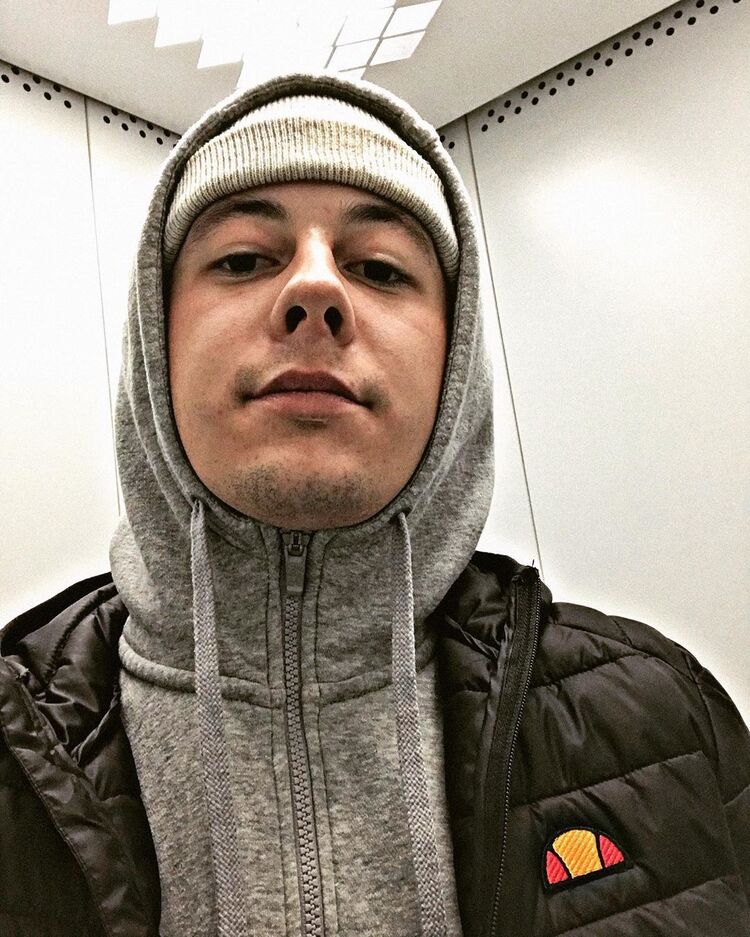 ���������� �����, ���� ������� Molotov, 27 ���, ������������ ��� c�������� ���������