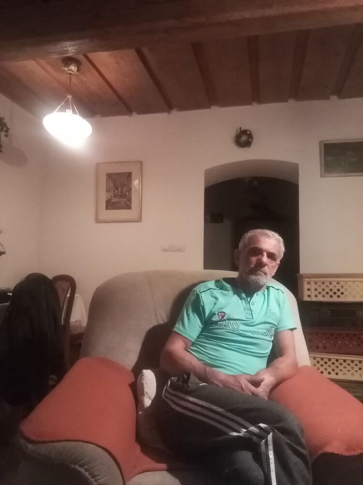  24197323  Vasilij, 61 ,    Komarov