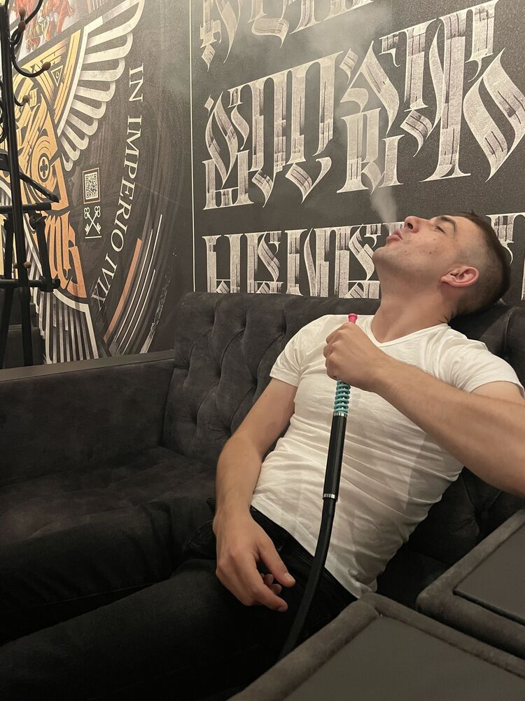  ,   Ivan, 27 ,   c 