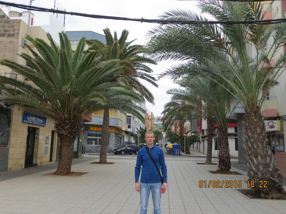  5836113  Denis, 38 ,    