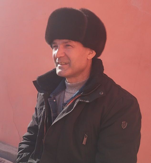  44032813  Oybek, 47 ,    