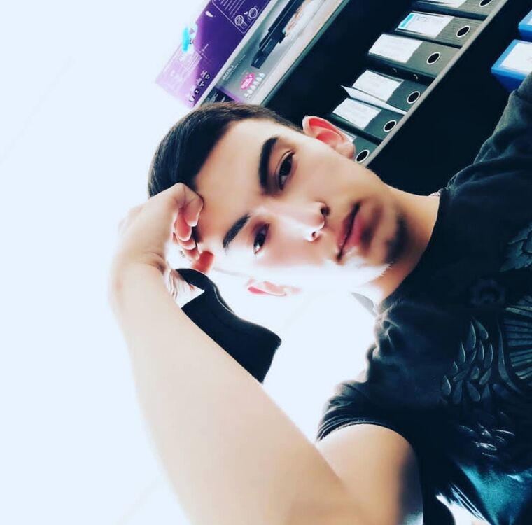  31042513  Bobur, 25 ,    