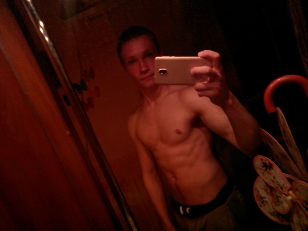  9806333  Daniil, 30 ,    