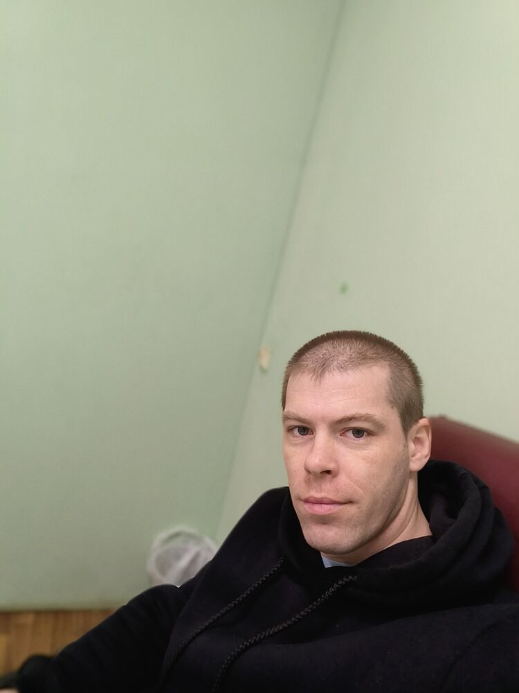  40375643  Alexander, 40 ,    -