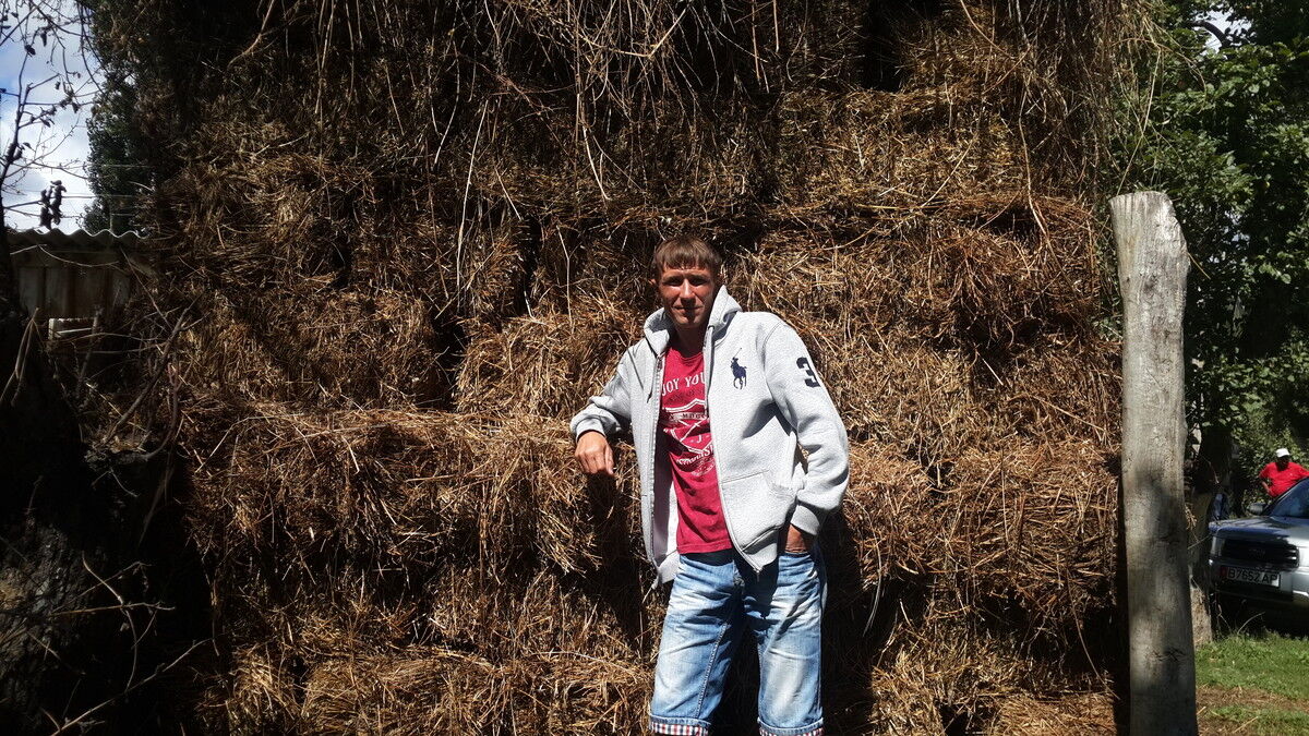 7456083  Sergei, 48 ,    