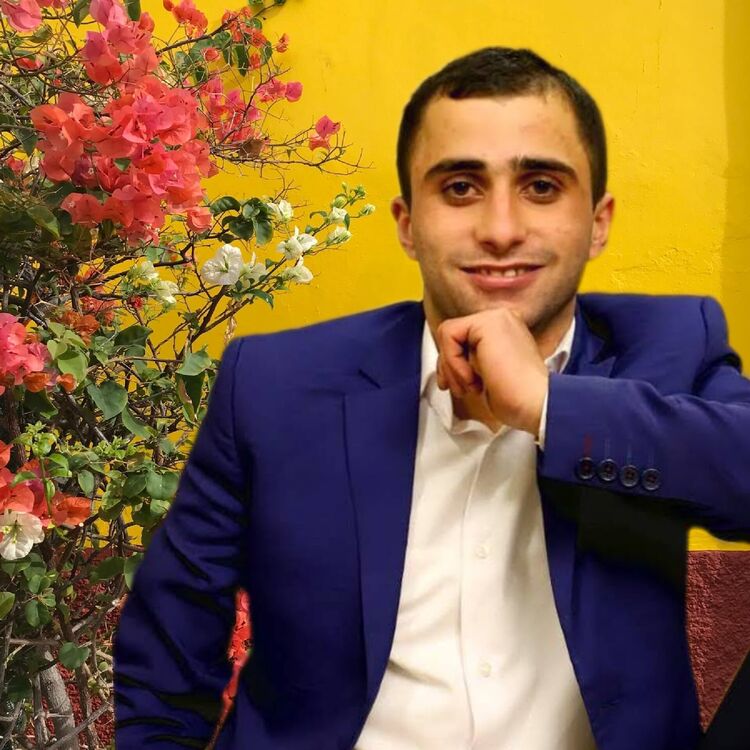  44335703  Mher, 30 ,    