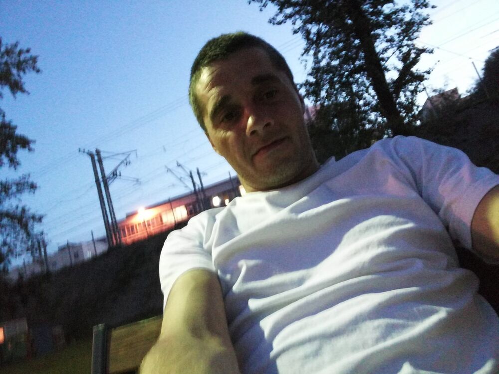  15860823  Milutin, 41 ,    