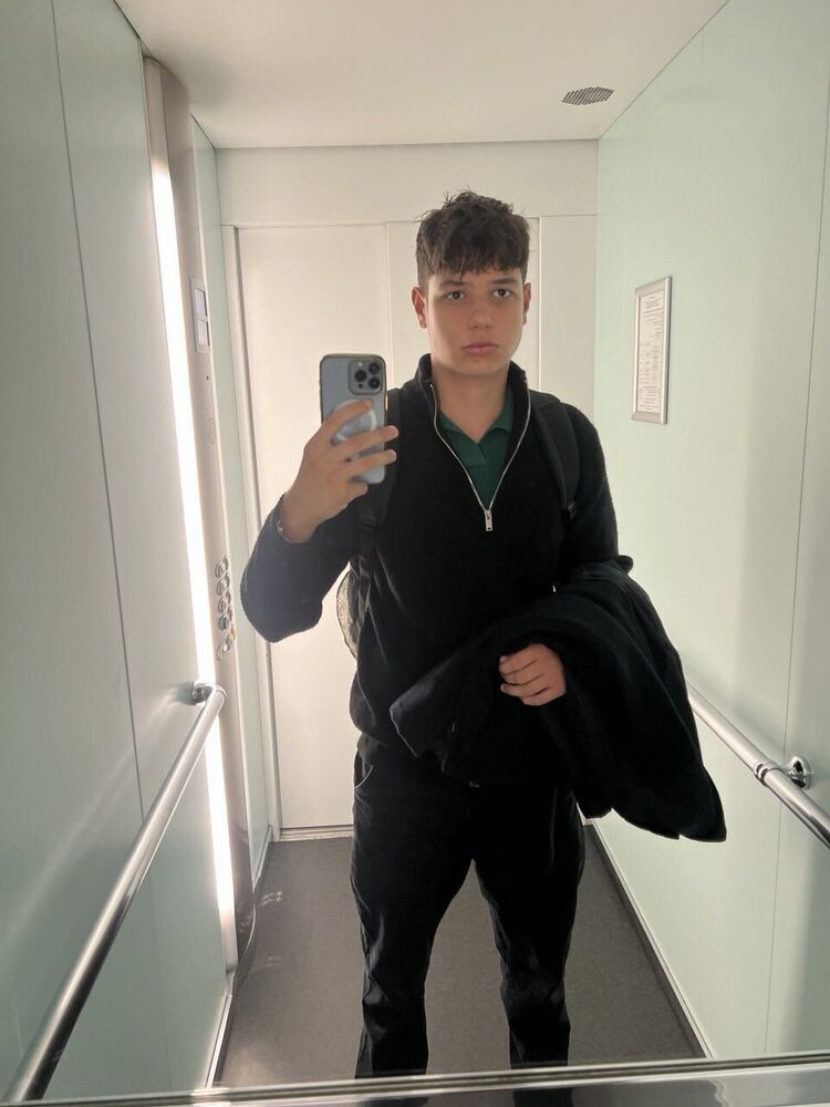  54075343  , 18 ,    -