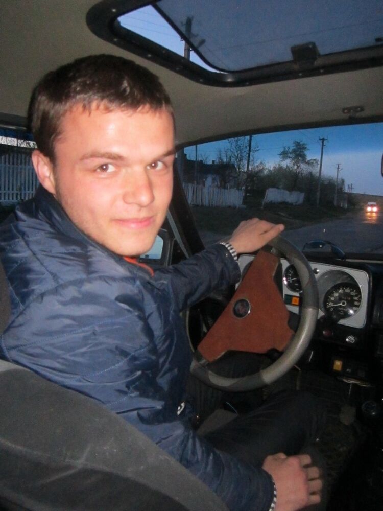  ,   Oleksiy, 32 ,   