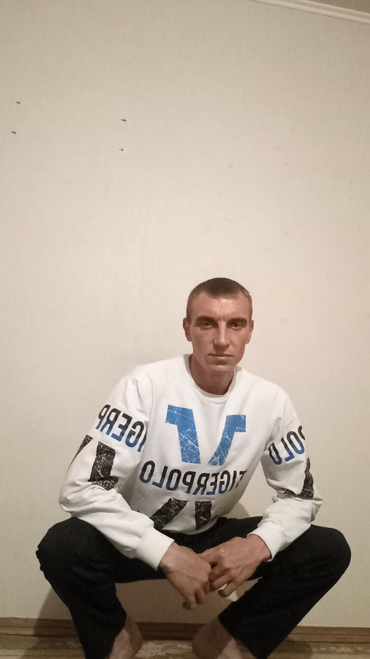  23987883  Tudor, 35 ,    