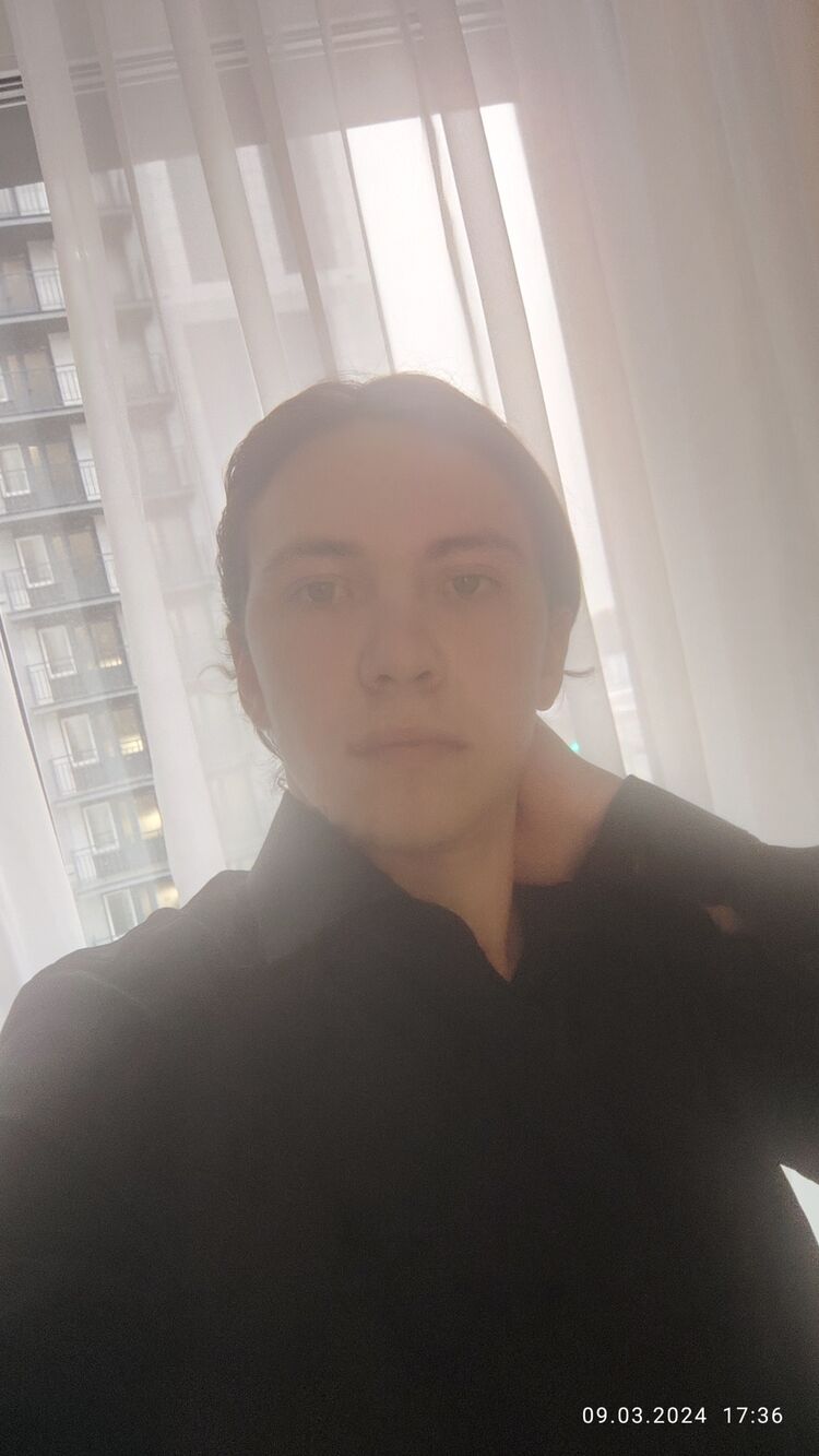  41743633  Mikhail, 26 ,    