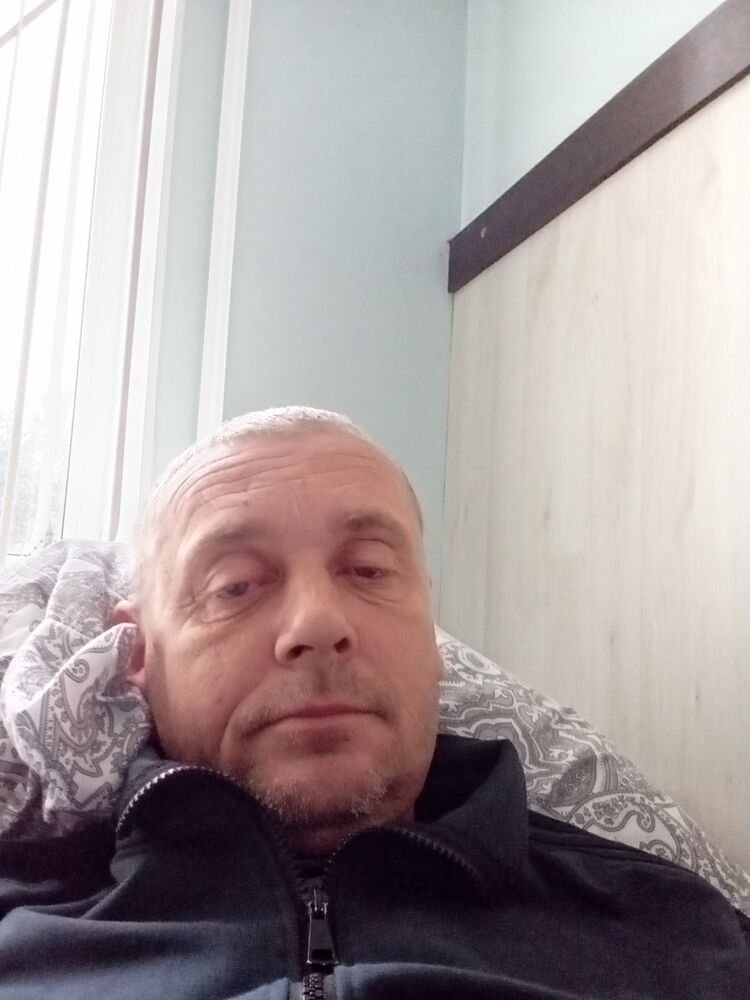  46985223  Maksim, 46 ,    