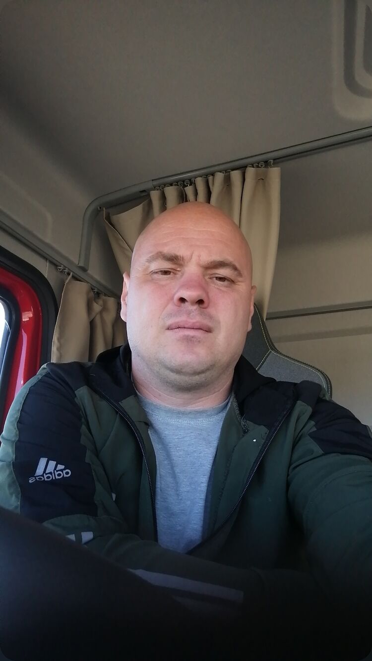  ,   Denis, 42 ,   ,   , c 