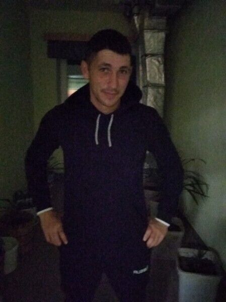 21800643  Maks, 36 ,    