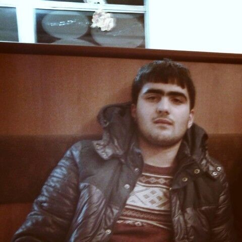  10768393  Garnik, 28 ,    