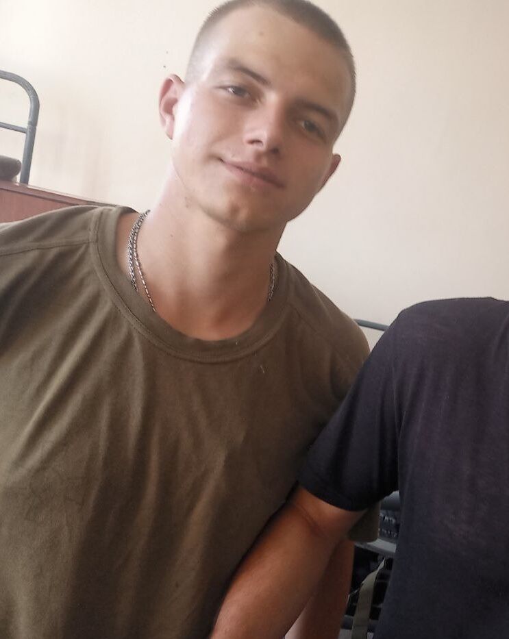  52367733  , 21 ,    -