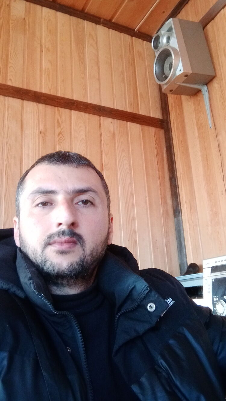  33903473  , 40 ,    