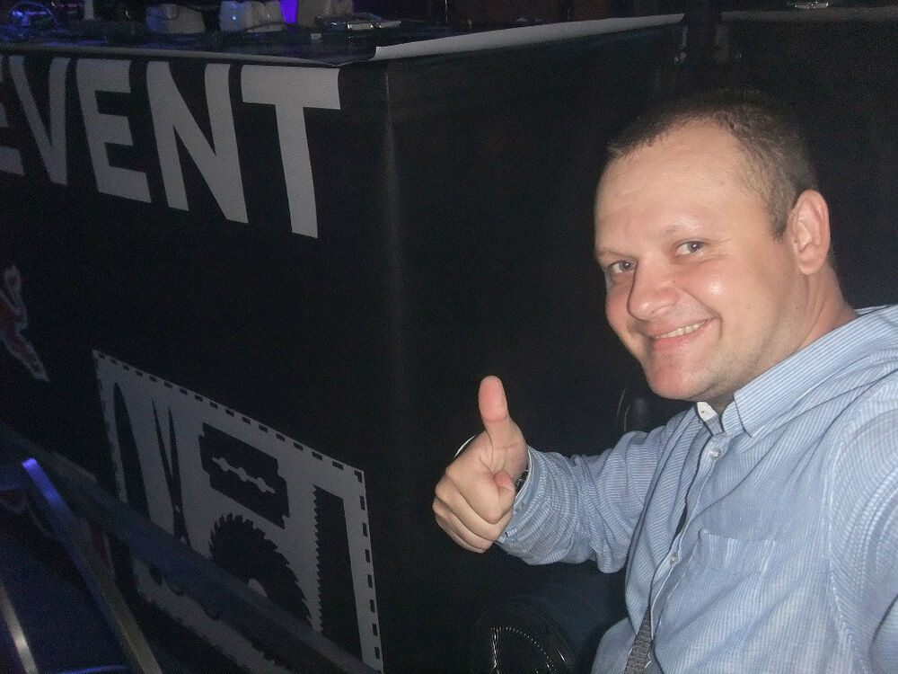  18694793  Oleg, 42 ,    