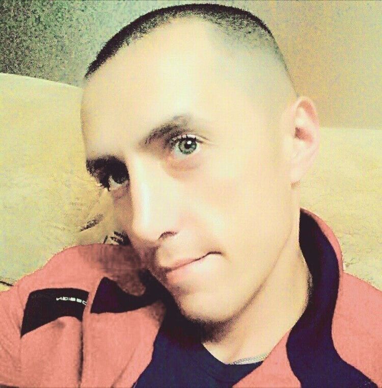  20591923  Alex, 42 ,    