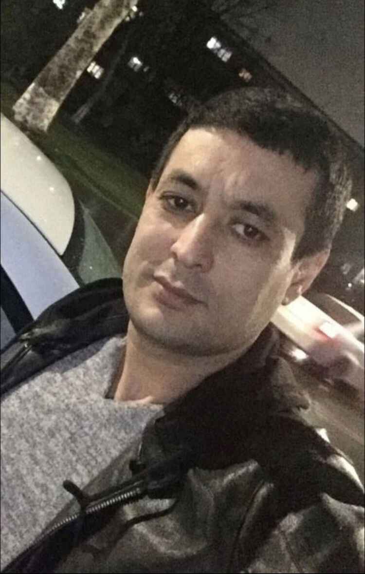 31281543  Anvar, 42 ,    