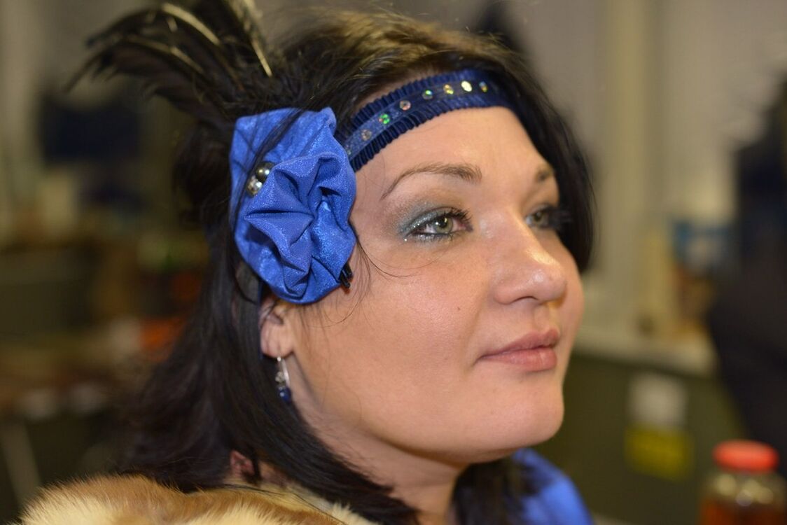  6841883  Elena, 47 ,    -