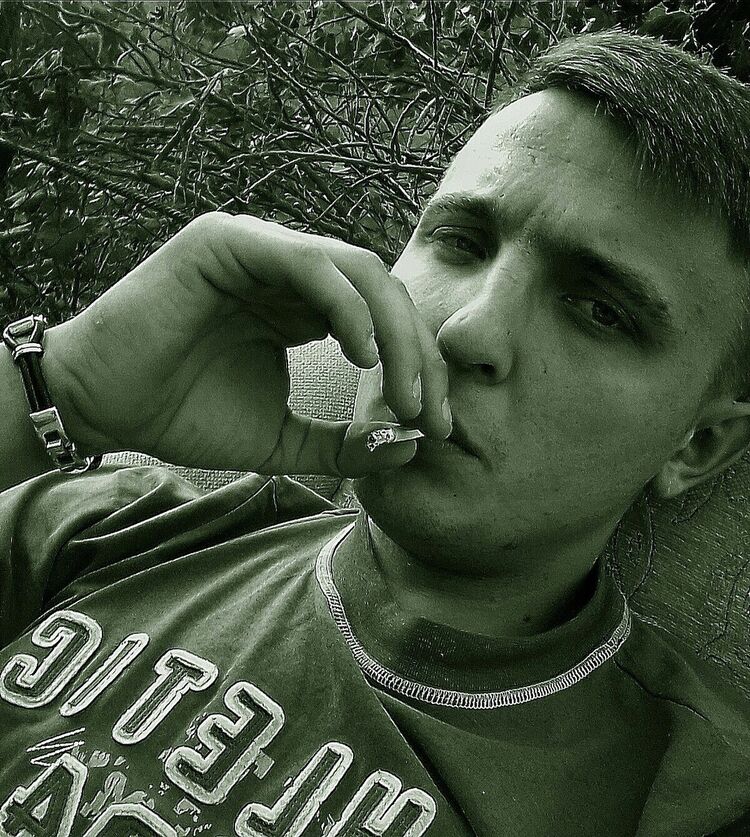  11585673  Maks, 29 ,    